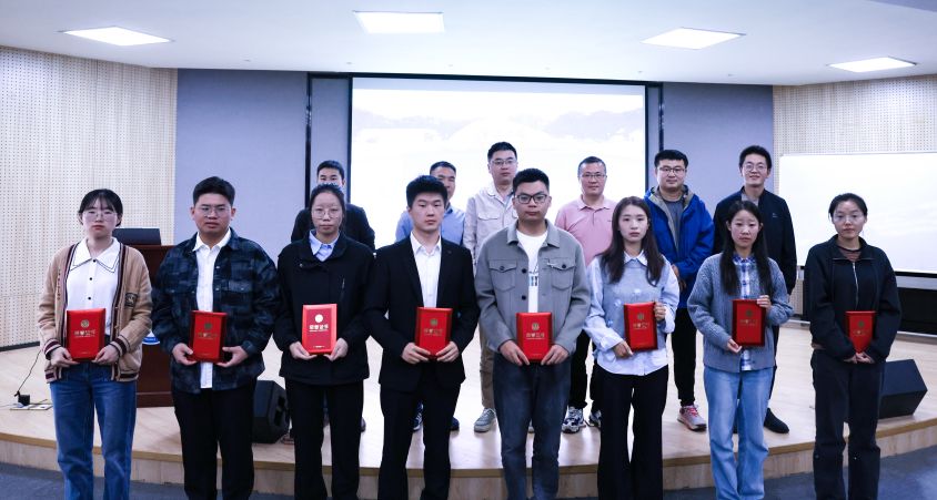 e5cd1a9e818908dcbfa03e23a413725